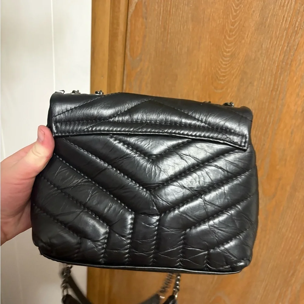 Divina Firenze Black Quilted Shoulder Bag with Chain-Strap Hardware